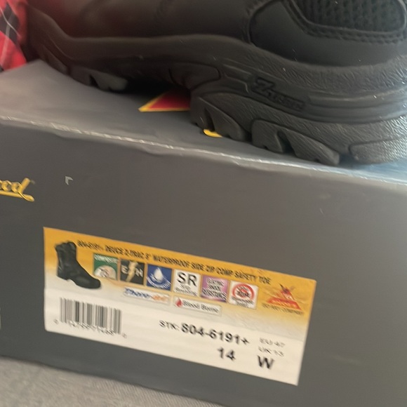 EUC Thorogood Work Boots 14W main image 7